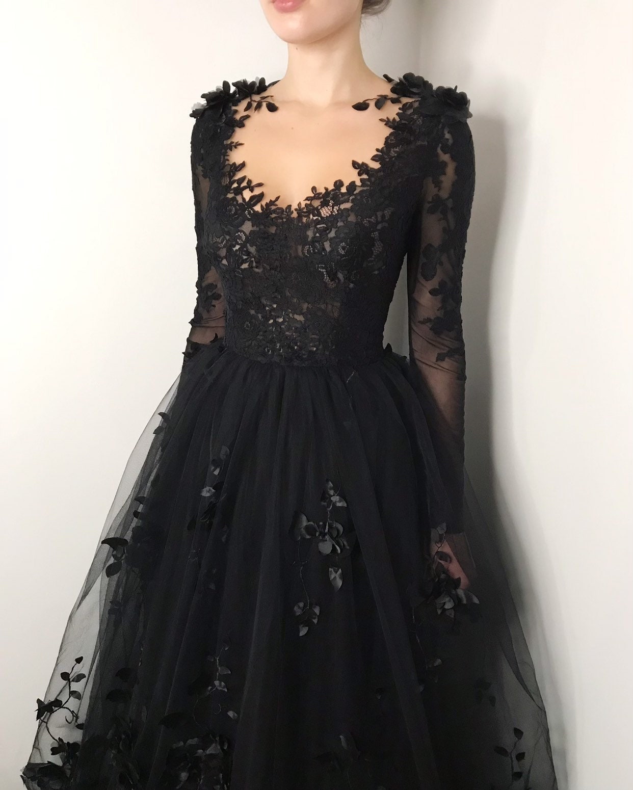 Abo da sposa gotico bicolore bianco e nero con schiena scoperta - Lunss Abo da sposa gotico bicolore bianco e nero con schiena scoperta - Lunss