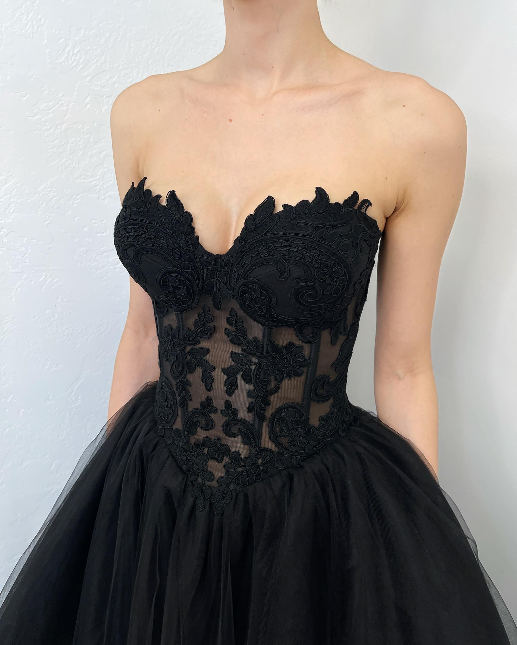 黒のゴシックシアーバスクウエストコルセットチュールウェディング