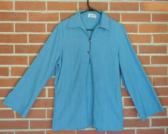 1970's Men's Boho Tunic Shirt Vintage Blue Dashiki Cut With Wooden Buttons by John Weitz