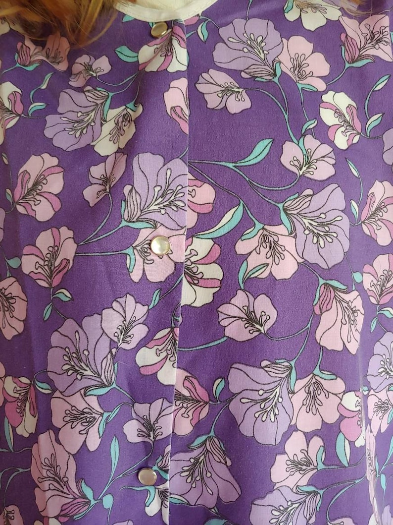 Vintage Smock Apron House Coat Purple Hawaiian Print Pearl Snaps S