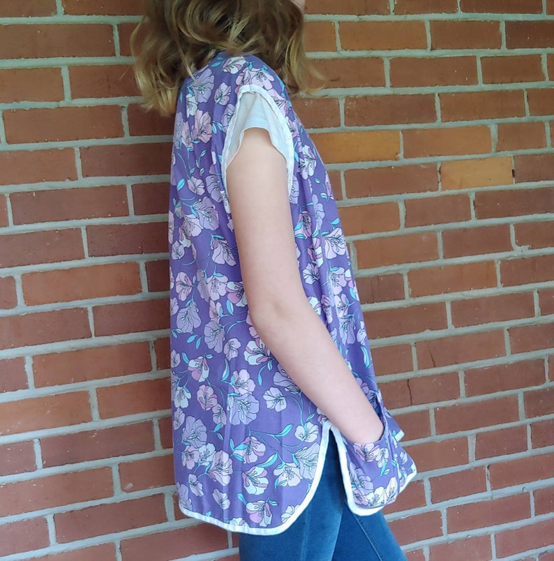 Vintage Smock Apron House Coat Purple Hawaiian Print Pearl Snaps S