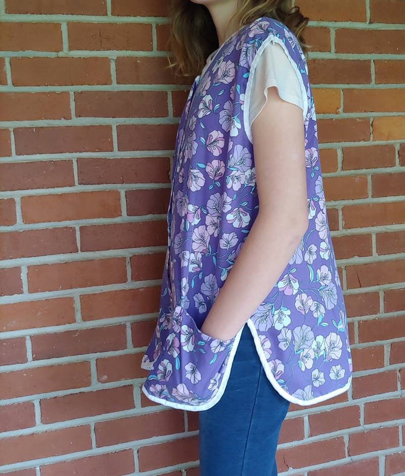 Vintage Smock Apron House Coat Purple Hawaiian Print Pearl Snaps S