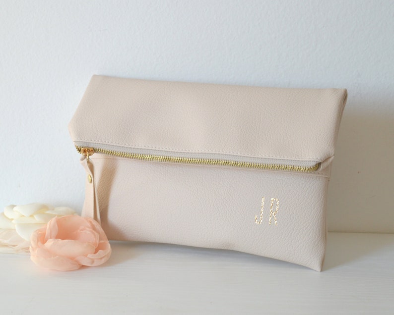 Set of 4 Custom Clutches in Cream Color / Bridesmaid Gift / Etsy
