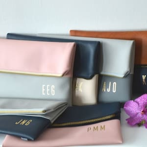 Set of 6 Personalized Foldover Clutches / Bridesmaids Gift / Monogrammed Bridal Clutch Purses image 1