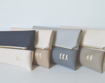 Set of 4 Personalized Wedding Clutches  Bridesmaid Gift  Monogrammed Bridal Clutch Purses  Cream and Light Grey Clutch