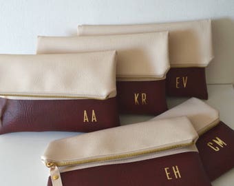 Set of 5 Personalized Clutches in Cream and Burgundy / Bridesmaids Gift / Monogrammed Clutch Purses / Wedding Accessories