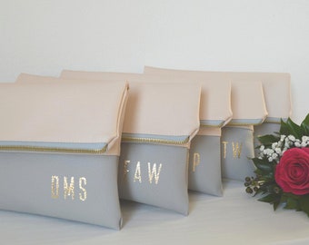 Set of 5 Personalized Clutches / Gift for Bridesmaid / Cream and Light Grey Foldover Clutch Purses