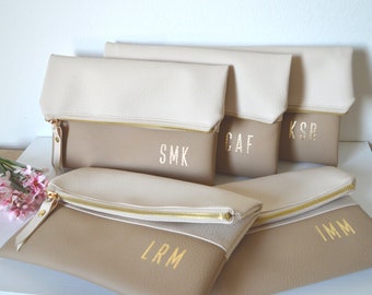 Set of 5 Personalized Clutches in Cream and Beige / Bridesmaids Gift / Monogrammed Clutch Purses / Gold Initials