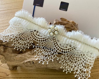 Wedding garter, ivory intricate Guipure lace with diamante, pearl & tulle trim, vintage style, XSmall to Large, gift box included