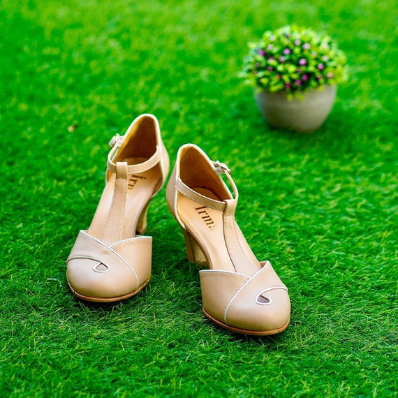 Vintage nude shoes clearance