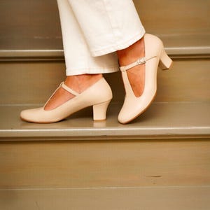 Inspirowane stylem vintage, skóra naturalna, ręcznie robione buty ślubne, buty damskie retro, buty beżowe, buty do tańca swingowego, buty do tańca, buty z lat 70.