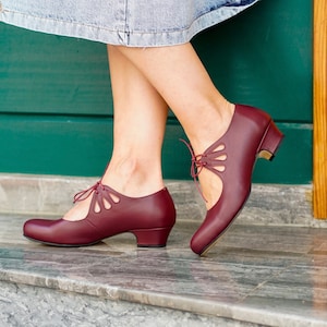 Vintage inspirierte Schuhe, Echtleder Burgund Frauen Schuhe, Bordeaux Schuhe, Mod 60er Jahre Schuhe, Swing Tanzschuhe