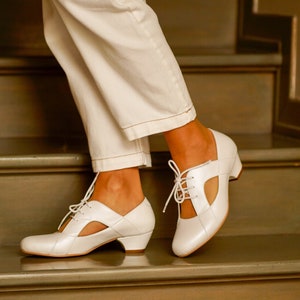 Vintage Inspired  Pearlescent White Shoes, Genuine Leather, Handmade Wedding Shoes, Retro Women Shoes, White Shoes, Swing Dancing Shoes, 70s