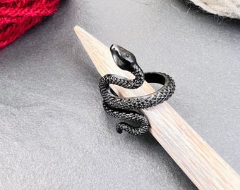 Adjustable Size Yarn Ring Cat Ears Crochet Ring Beginner Knitting Crocheting  Loop Thread Wrapped Rings Tension Regulator Tool - AliExpress