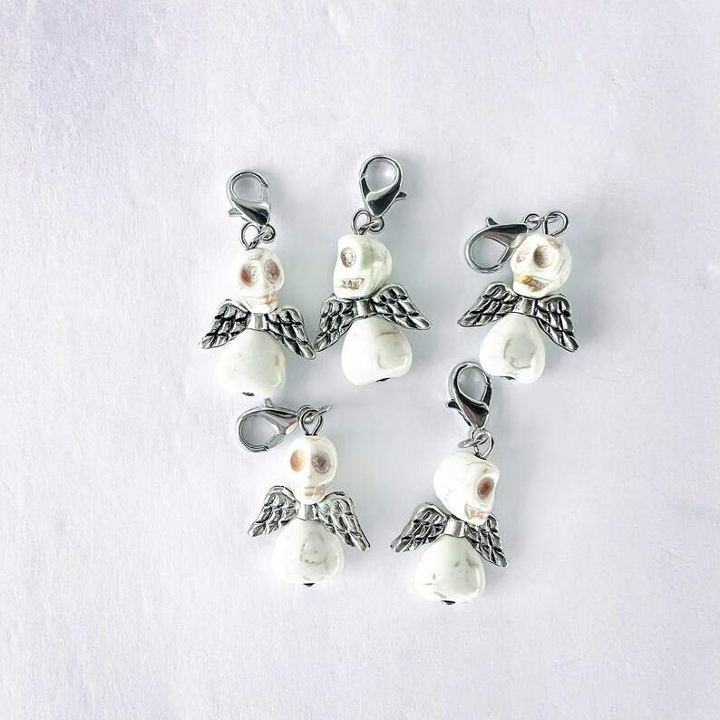 Skull Angel Stitch Marker Set, Knitting Notions Tin, Snag Free Stitch Markers, Progress Keepers, Crochet tools, Knitting tools, gift for mom Bild 5