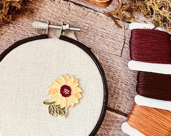 Sunflower Needle Minder Needle Threader Magnetic for Cross Stitch, Embroidery Darning Sewing needle keeper