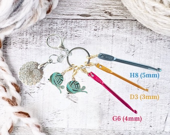 Crochet Travel Keychain with Mini Crochet Hooks, Stitch Markers, and thread cutter