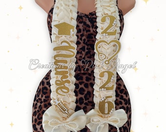 Nurse Graduation Lei 2027, Coquette Heroes in Scrubs Lei With Pearls and Bows