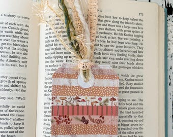 Handmade bookmark for book lovers, special gift idea for a friend, paper bookmark sewn with an assortment of trims