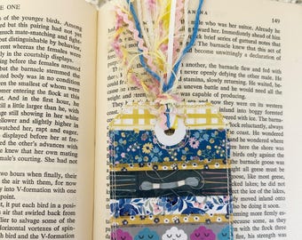 Handmade bookmark for book lovers, special gift idea for a friend, paper bookmark sewn with an assortment of trims