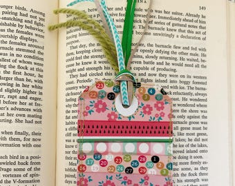 Handmade bookmark for book lovers, special gift idea for a friend, paper bookmark sewn with an assortment of trims