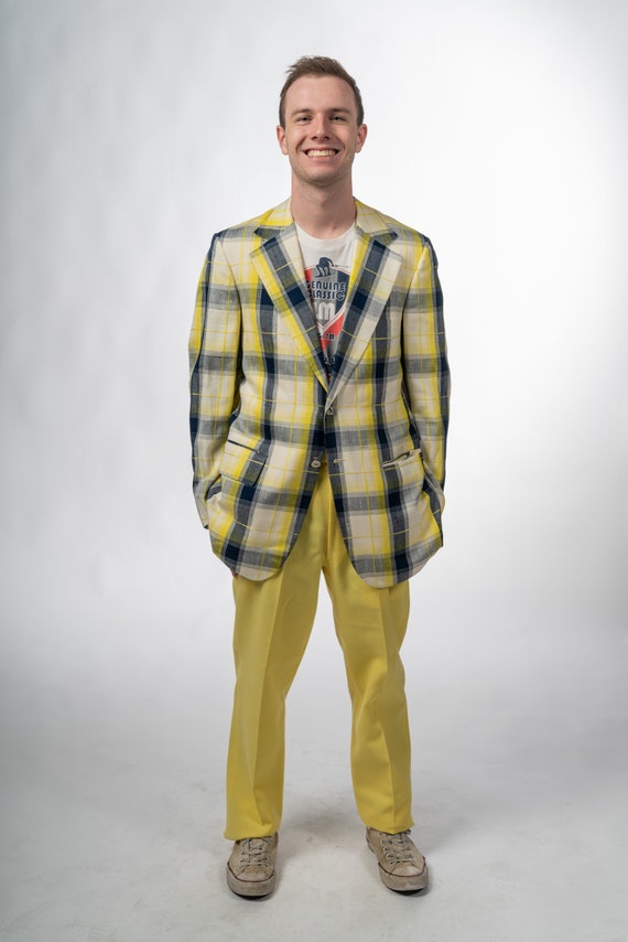 1970s Vintage Mens Yellow Suit