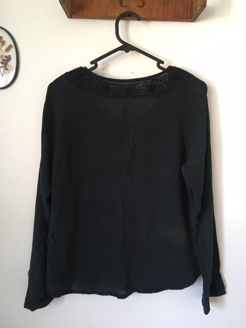 Vintage 70s HIPPIE GAUZE BOHEMIAN Lace Up Tunic Black Embroidered Crinkle Cotton Gypsy Blouse Size S