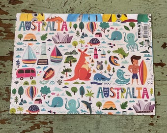 Papel de regalo con temática australiana. Papel de regalo plegado para cumpleaños con temática australiana. Papel de regalo australiano (68 x 50 cm) con estampado de canguro.