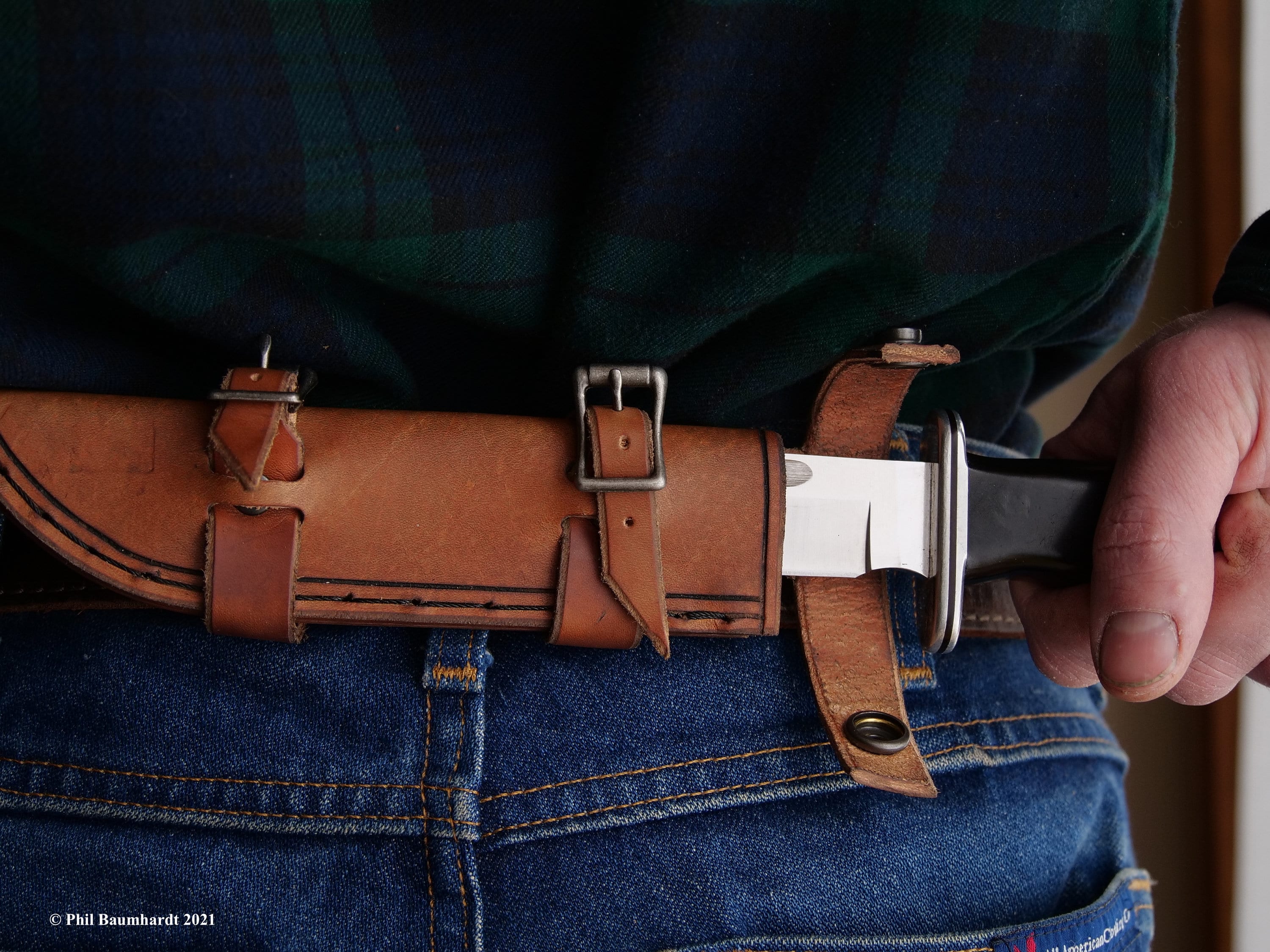 Buck 119ナイフ用ハンドメイドレザーシース、スカウトキャリー、クロス 
