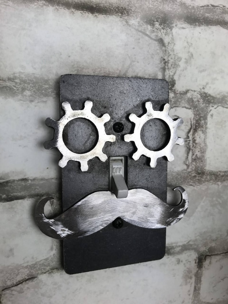 Cubierta para interruptor de luz estilo steampunk / Cara steampunk / Cara con bigote / Ojos de engranajes steampunk / Regalo steampunk / Placa de pared para interruptor de palanca simple imagen 1