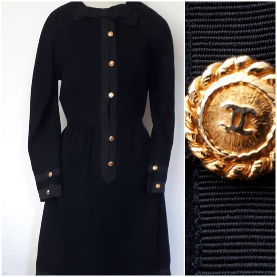 CHANEL Superb woolen dress 80s,