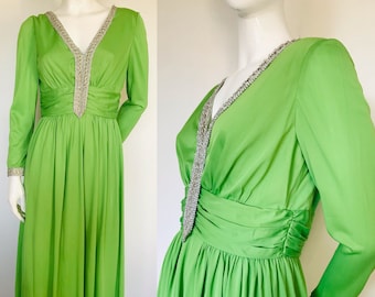 Sleek 1960s Green & silver trim dress uk size 10