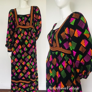 Bold 1960s geometric print dress Uk size 6
