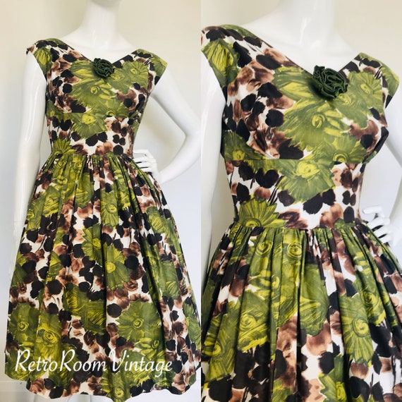 Vivid floral vintage 1950s printed Cotton dress