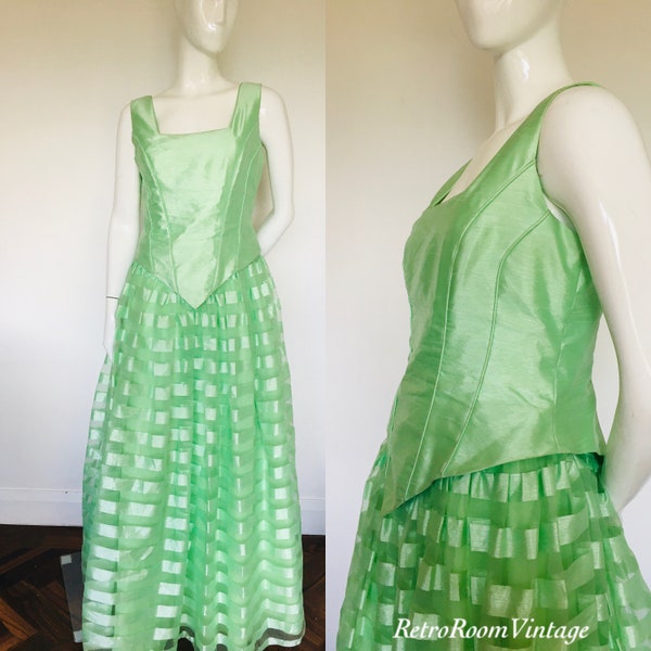 Romantic Medieval green 1980s 90s dress Uk size 12 14