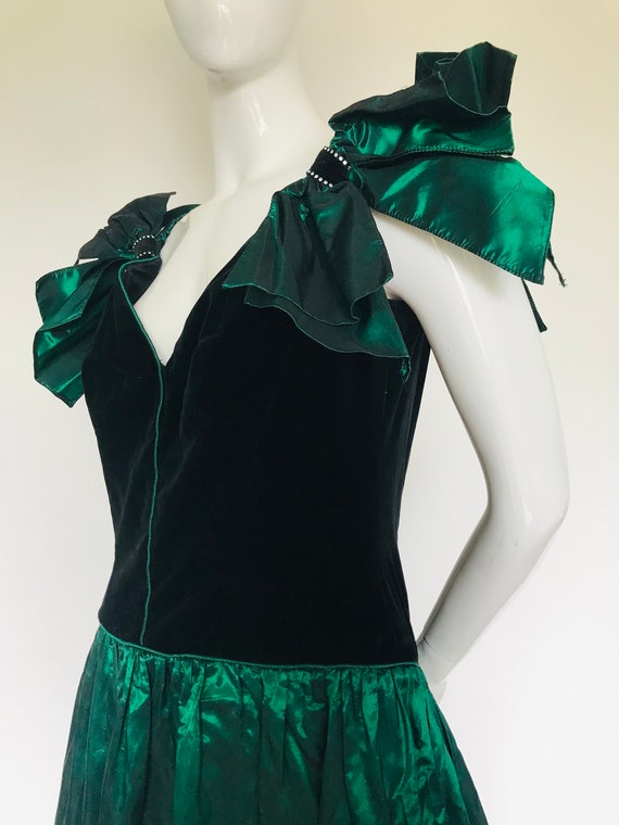 Dramatic 1980s green & velvet evening dress jacke… - image 4