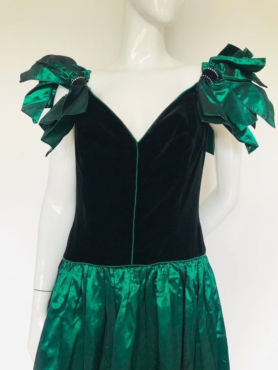 Dramatic 1980s green & velvet evening dress jacke… - image 3