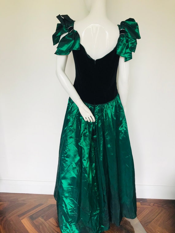 Dramatic 1980s green & velvet evening dress jacke… - image 8