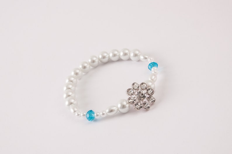 Elastic pearl bracelet Bridesmaid bracelet Bridesmaid thank you gift Beach wedding Bridal jewelry Something blue wedding bracelet