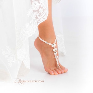 White Beaded barefoot sandals, Bridal foot jewelry, Pearl and Crystal Beach wedding Barefoot Sandals, Bridal accessory, Wedding Shoes