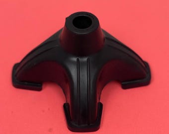4 prong(5/8") stand up by itself rubber tip, includes shipping