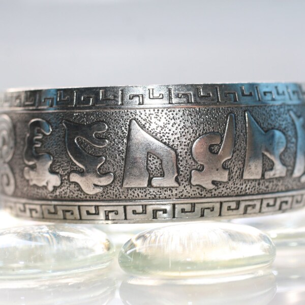 Tibetan silver cuff bangle mantra OHM om buddhist retro nepal stunning dress bracelet boho hippie lunapussjewellery geometrical pattern dres