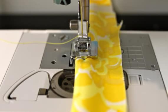 YEQIN 4-in-1 Piping Folder Binder Cording Binder, Double Fold Right Angle Bias Binder Set Fits Single Needle Lockstitch Sewing Machine (22MM