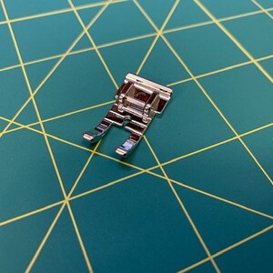 Metal 1/4&quot; Quilting Foot with Pivoting Marks for Baby Lock Sewing Machine