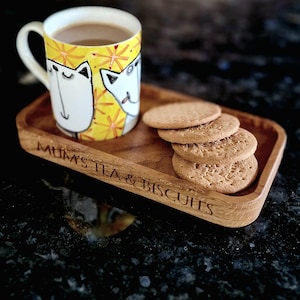 Personalised Oak Tea & Biscuit Tray – Wooden Serving Board, Custom Engraved Gift for Tea Lovers, Housewarming, Anniversary, Birthday Gift
