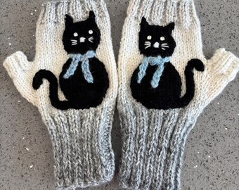 Black Cats With Sparkly Eyes On Grey Cream Fingerless Gloves
