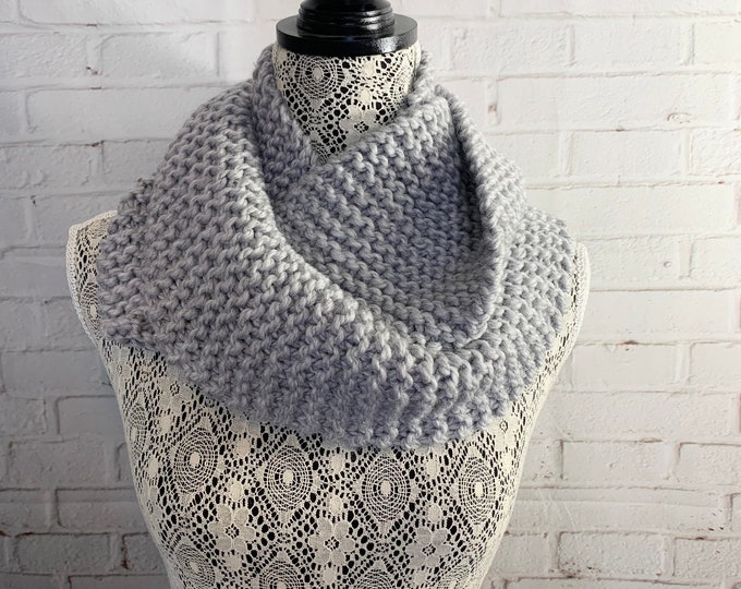 Sale / infinity scarf / hand knit gray infinity scarf / wool scarf / gray scarf / circle scarf