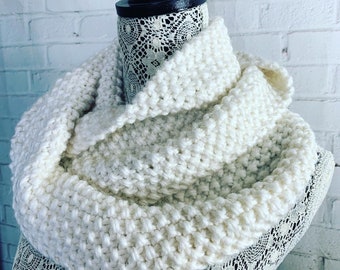 Off white knitted infinity scarf / textured scarf / neutral scarf / sale / gift for mom / gift for wife / cream scarf / infinity scarf knit