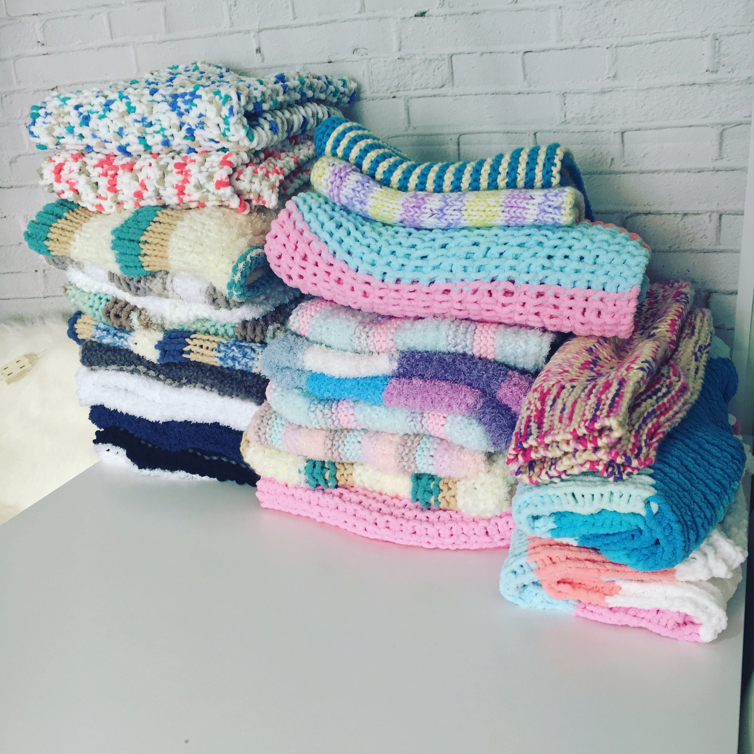 knit cat blanket / knit pet blanket / knit dog blanket / cat blanket