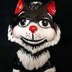 Lorna Bailey Fluffy Cat Black And White With Red Ears Cheeks and Nose Signed Underneath Brand New
